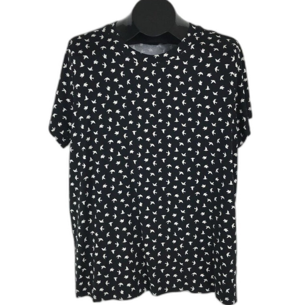 Torrid size 4 super soft black tee with all over white bird print EUC